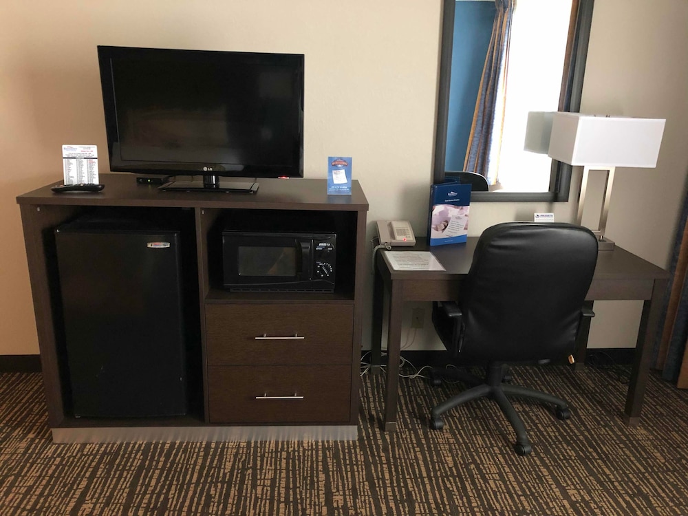 Baymont by Wyndham Washington 41/45