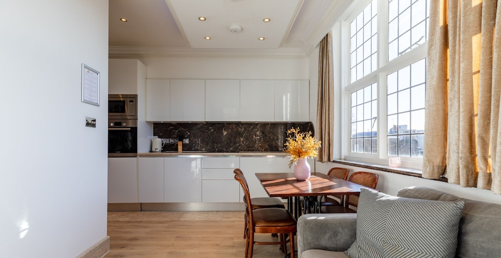Griffin House Hotel 35/45