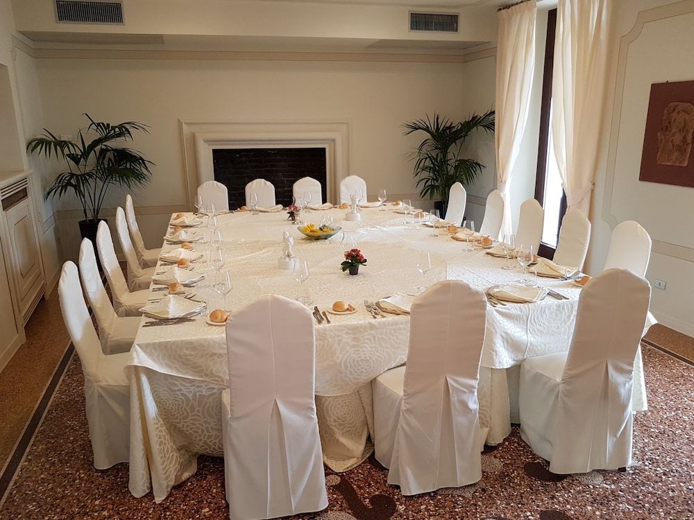 Hotel Ristorante Gardesana 35/48