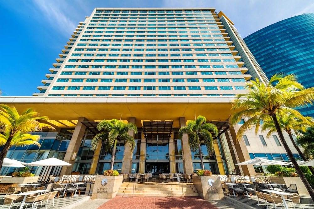 Hyatt Regency Trinidad 6/82