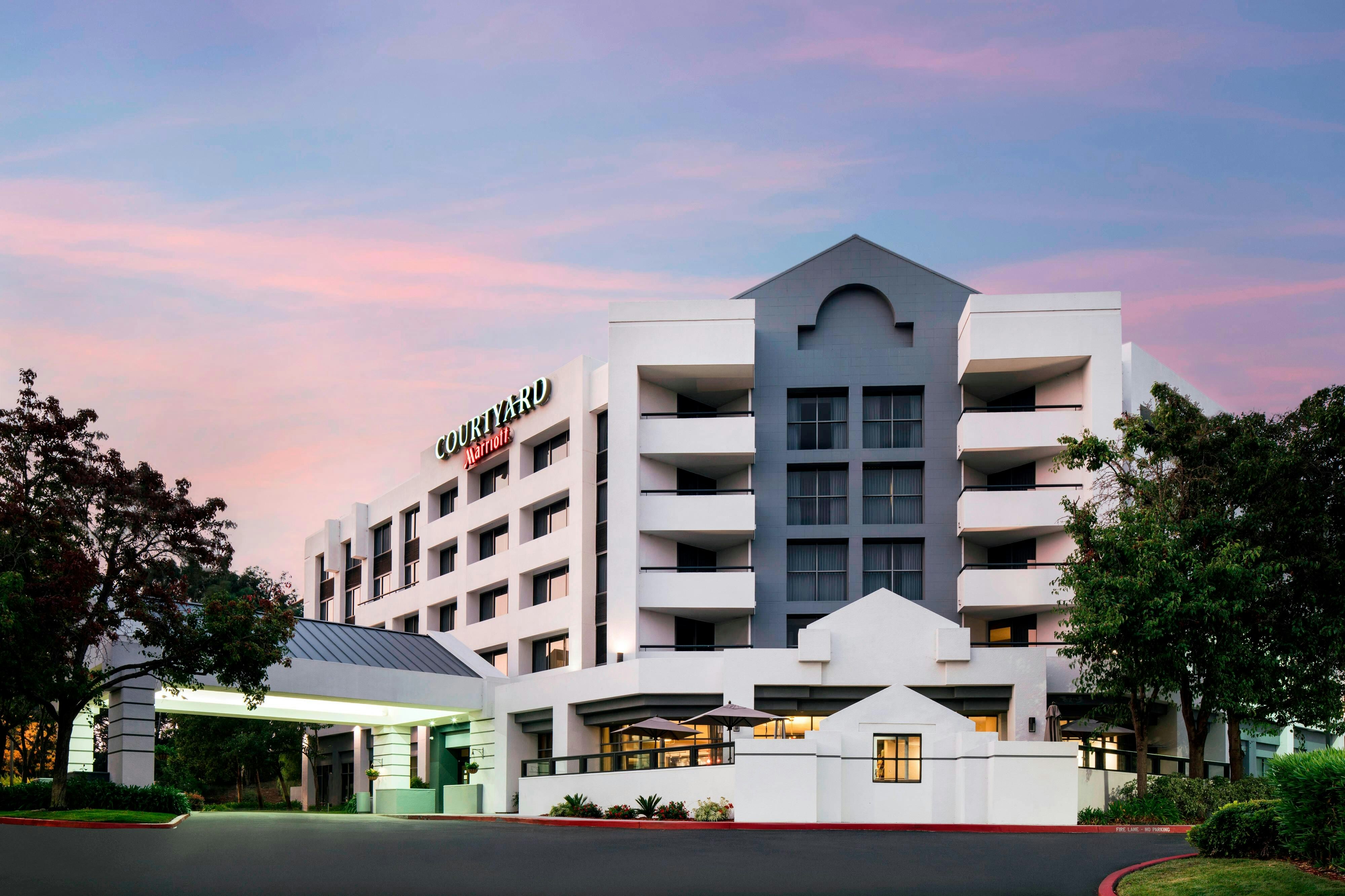 Courtyard By Marriott Richmond Berkeley 1/18