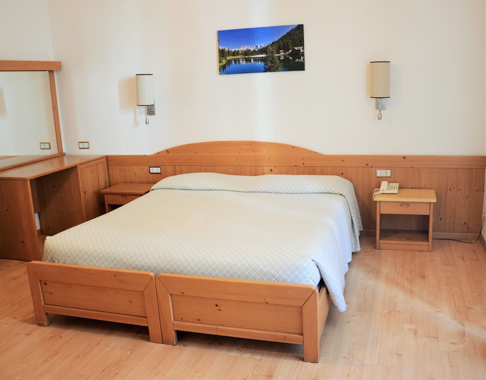 Hotel Pinzolo Dolomiti 54/76