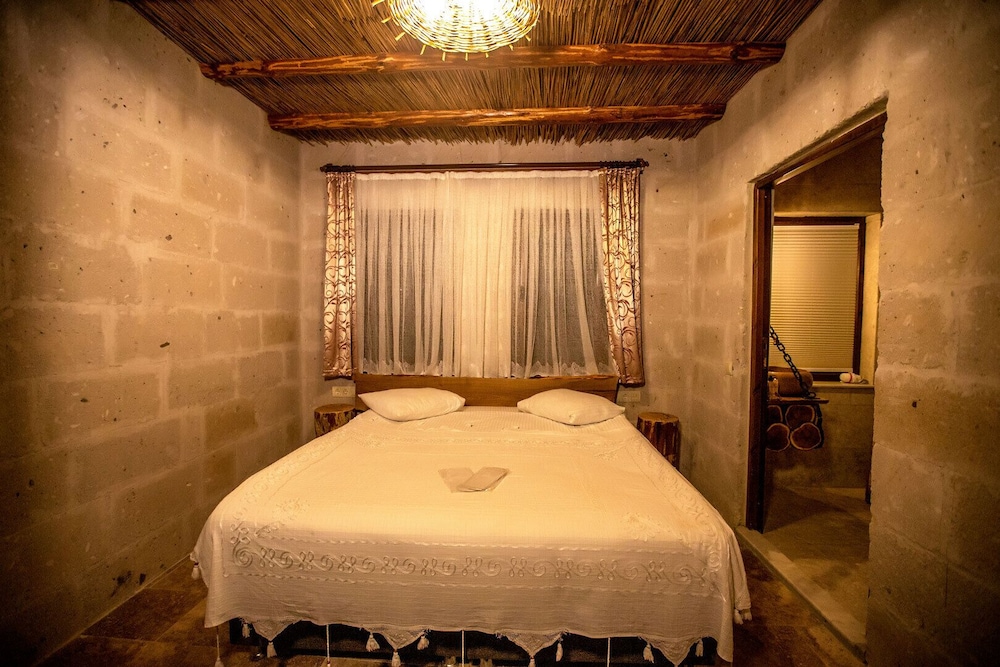Nar Cave House & Swimming Pool 35/84