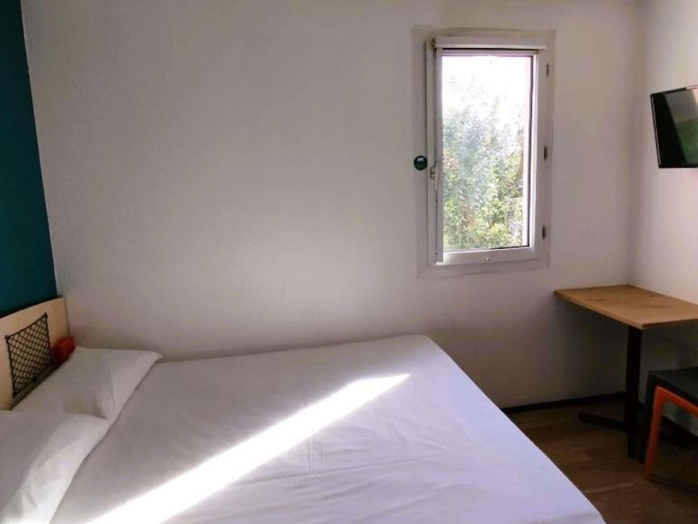 Double Bed, Private Bathroom