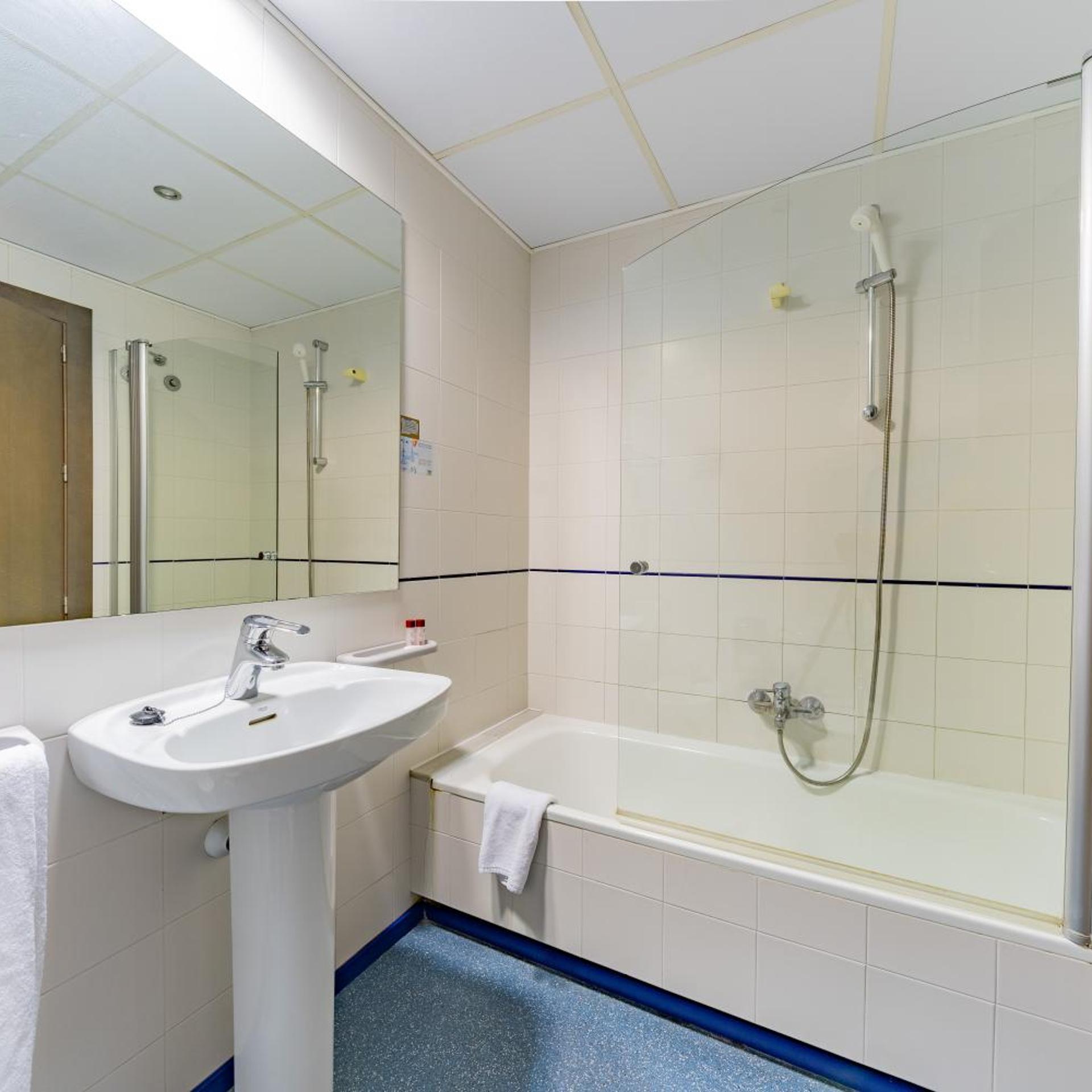 HOTEL MONREAL 47/50