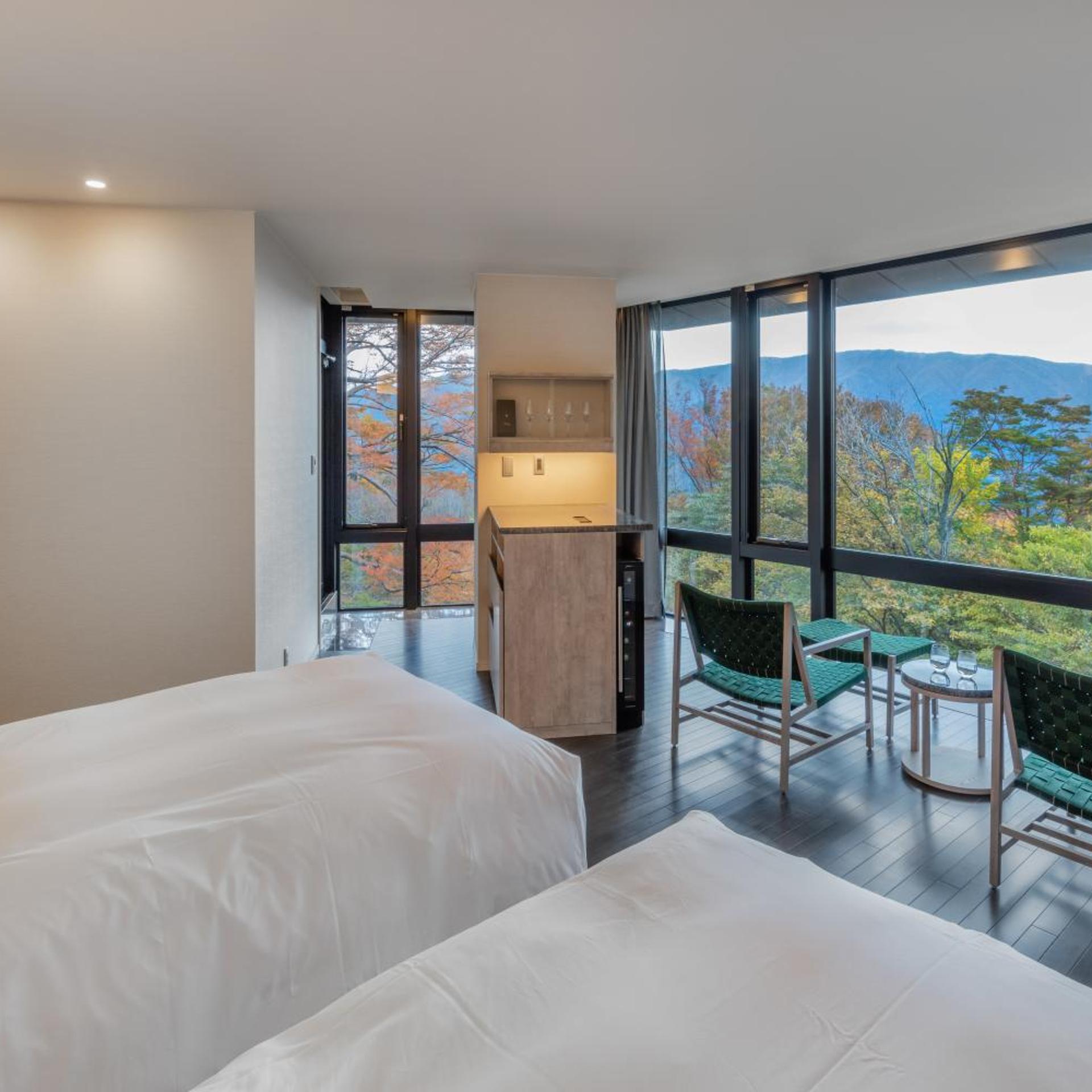 PANORAMA, SUPERIOR, TWIN BEDS
