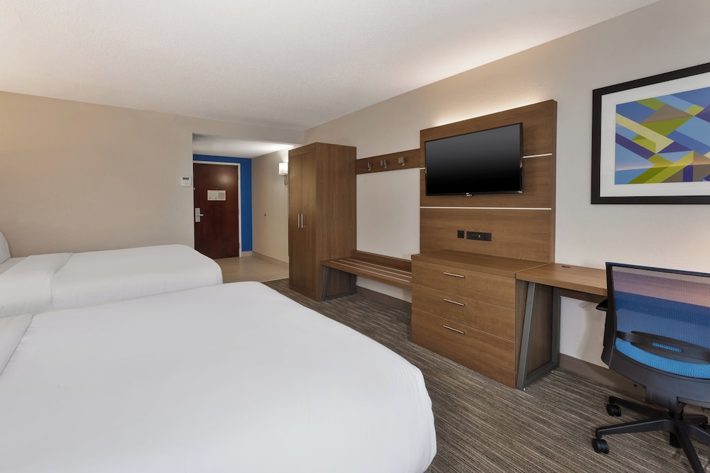 Holiday Inn Express Hotel And Suites Chesapeake 17/50