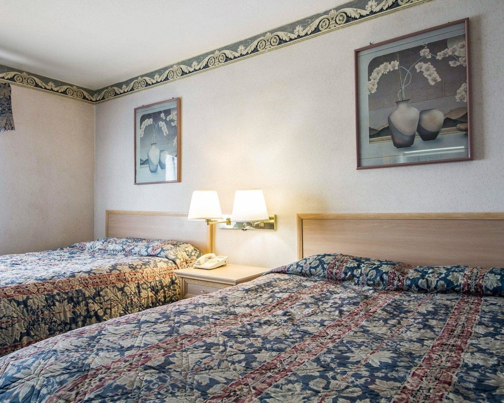 Rodeway Inn Monterey Near Fairgrounds 15/21