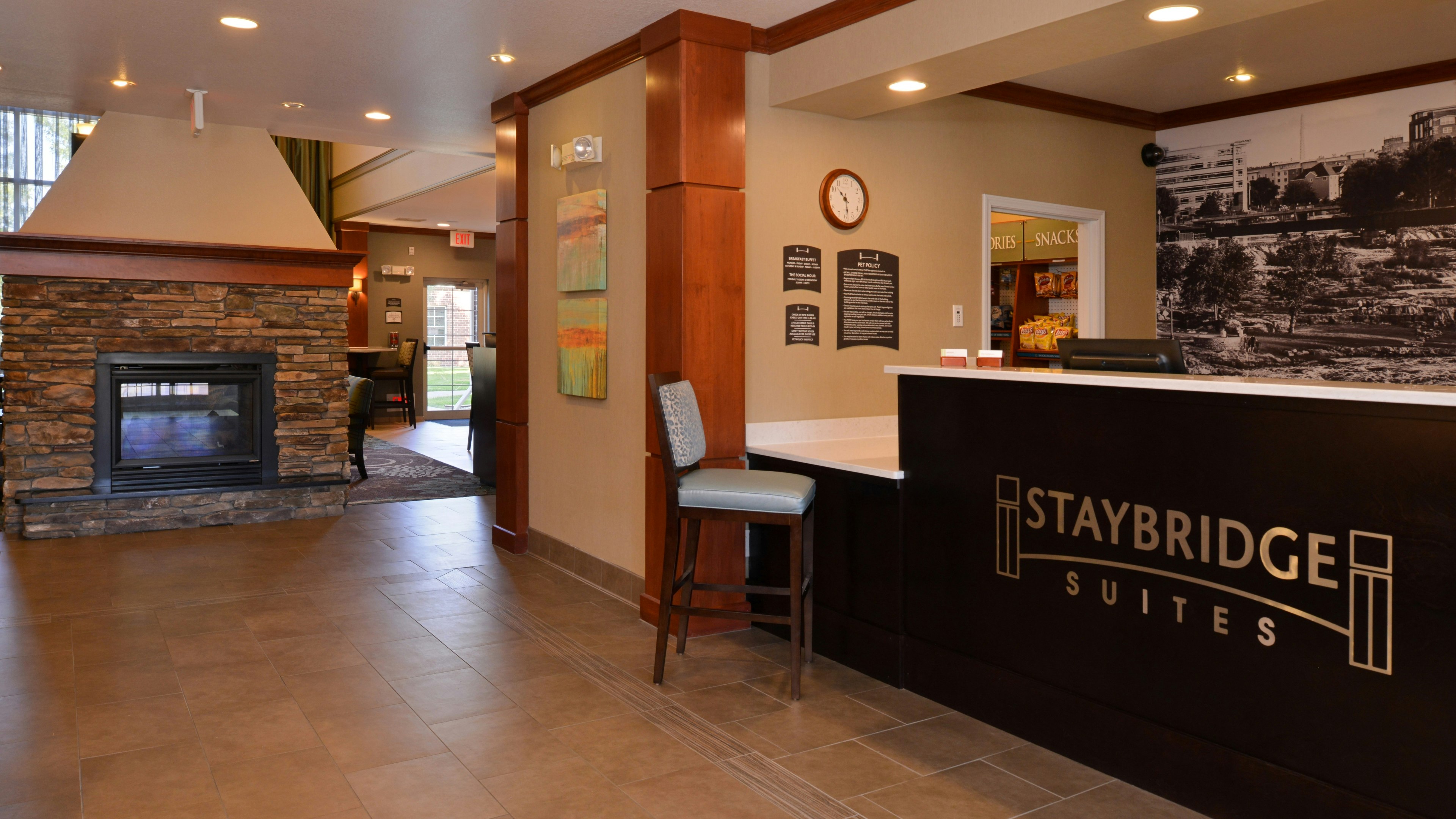 Staybridge Suites Sioux Falls At Empire Mall 9/54