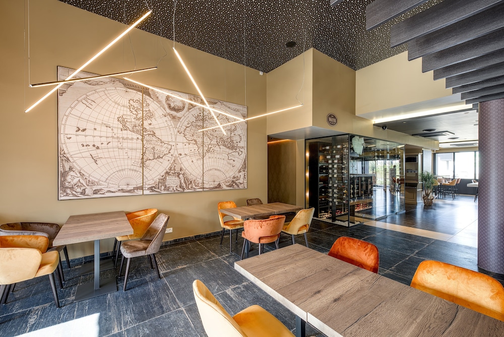Hotel Le 830 37/49