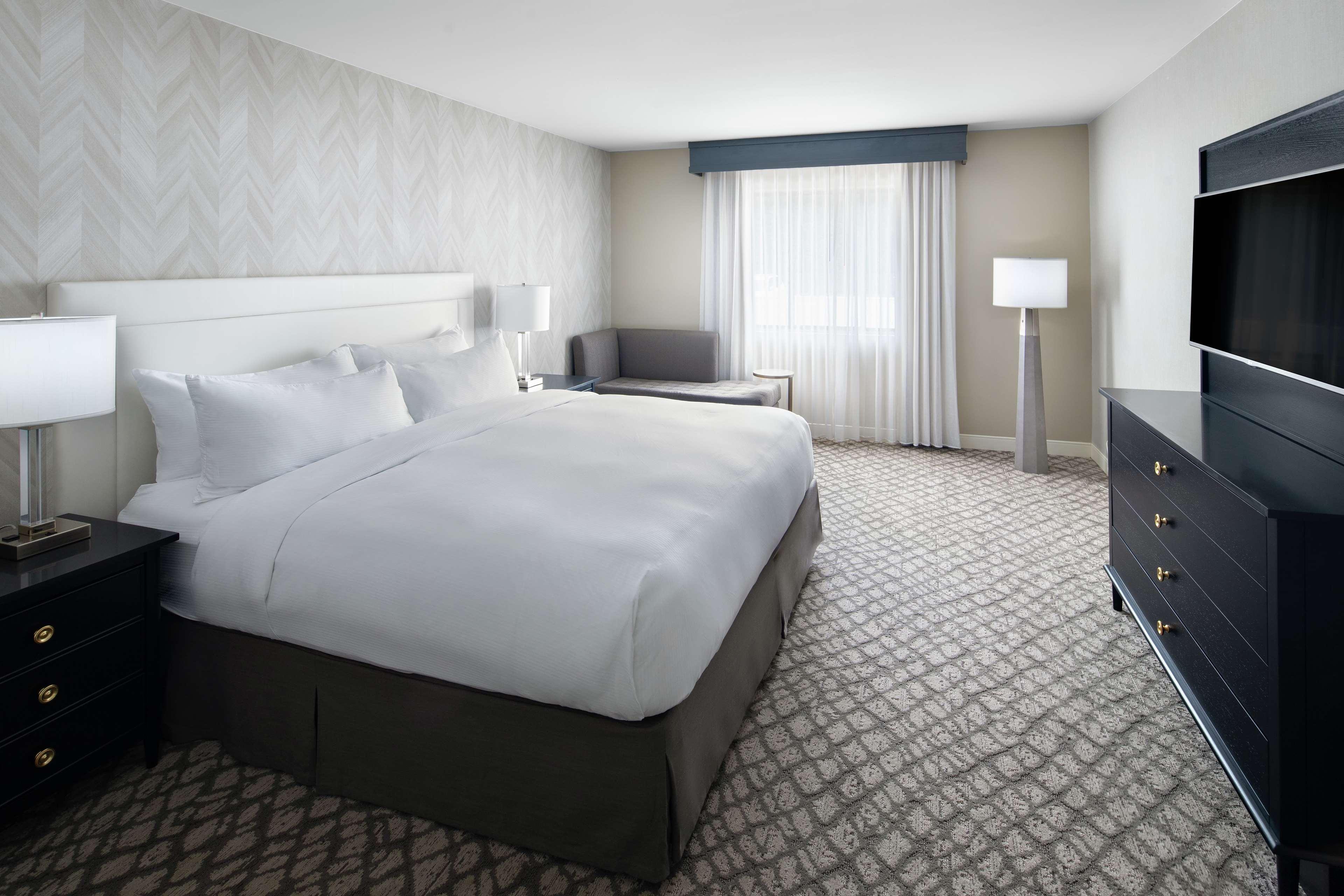 1 BEDROOM, SUITE, KING BED, COURTYARD VIEW