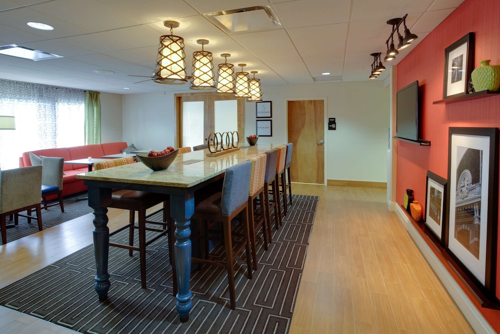 Hampton Inn Pittsburgh-Greentree 28/35