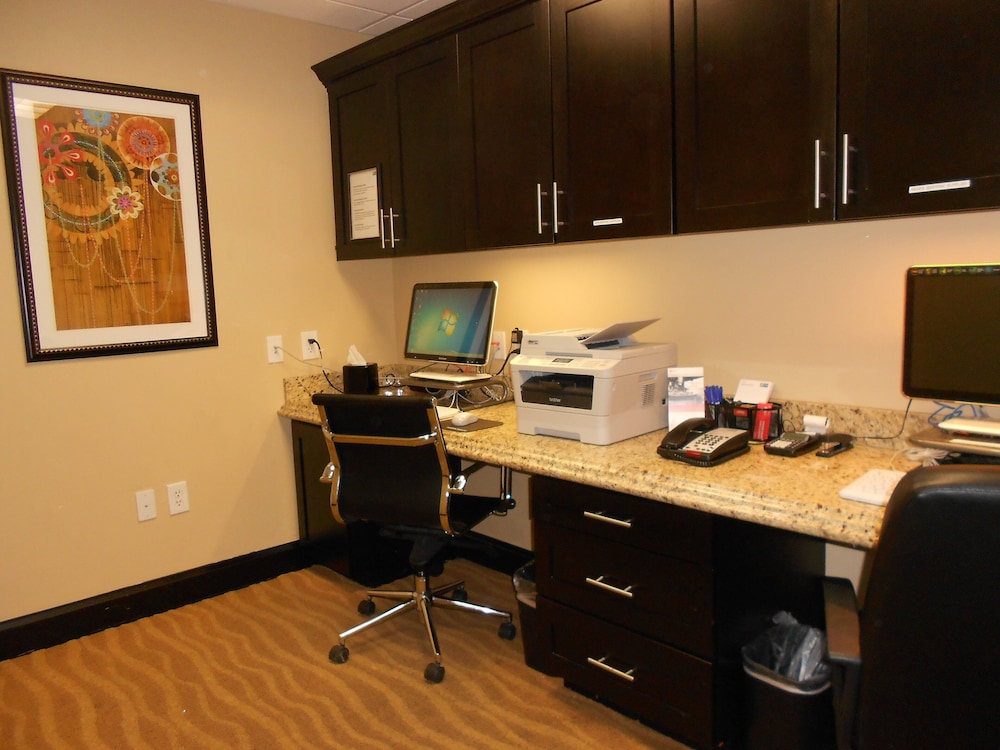 Holiday Inn Express Hotel Suites Corpus Christi North 41/44