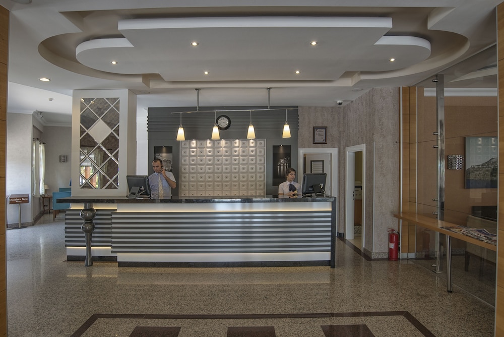 Riviera Hotel & Spa 15/55