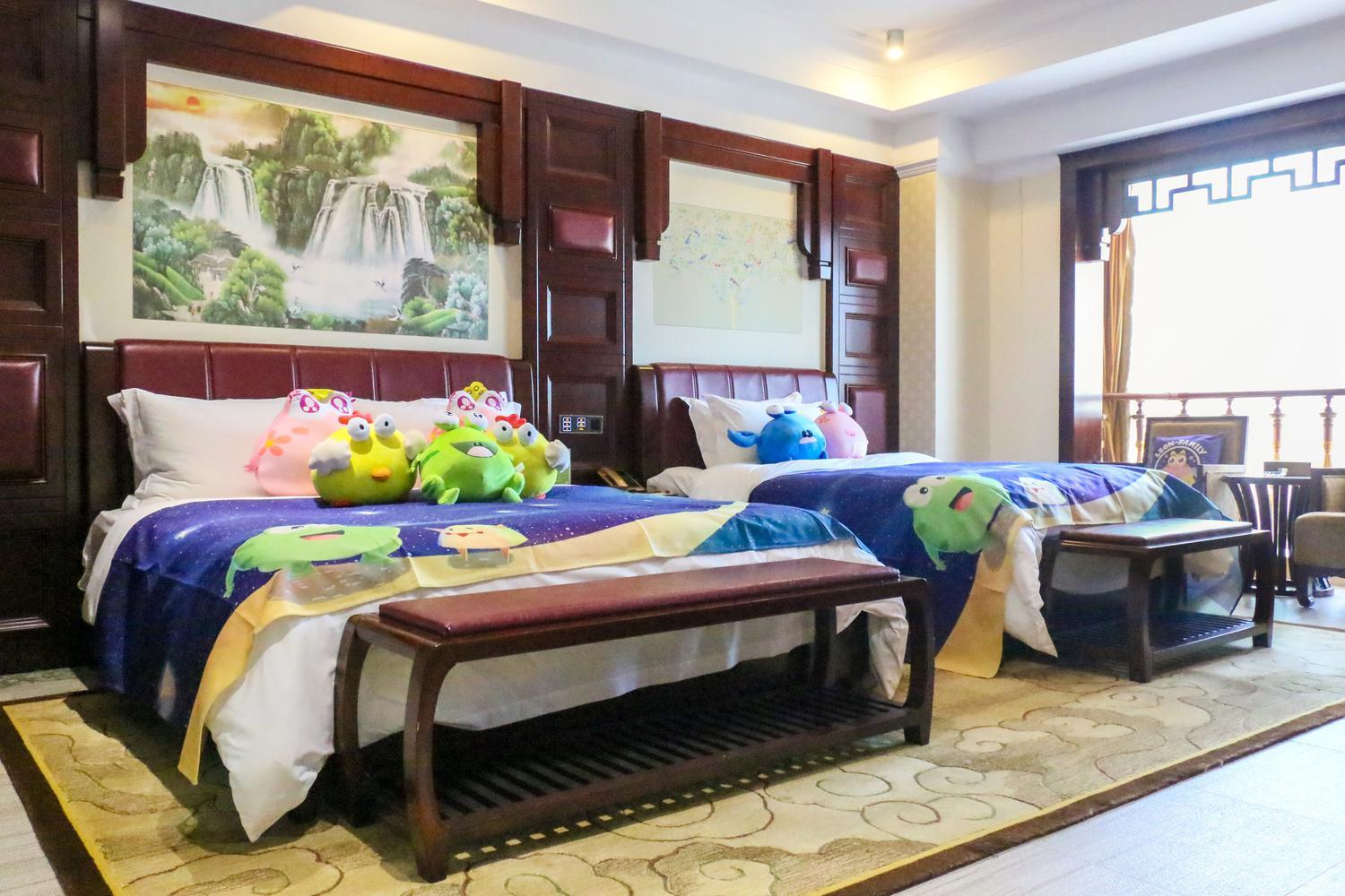 Theme, Family, Suite, Queen Bed