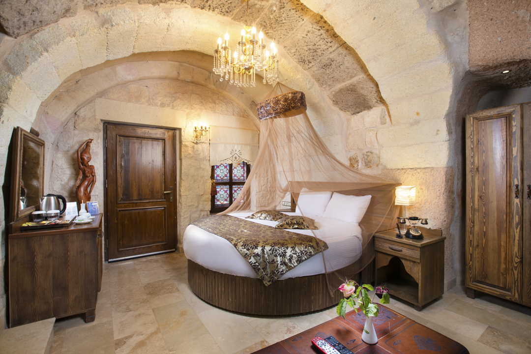 Cave, Deluxe, Hot Tub