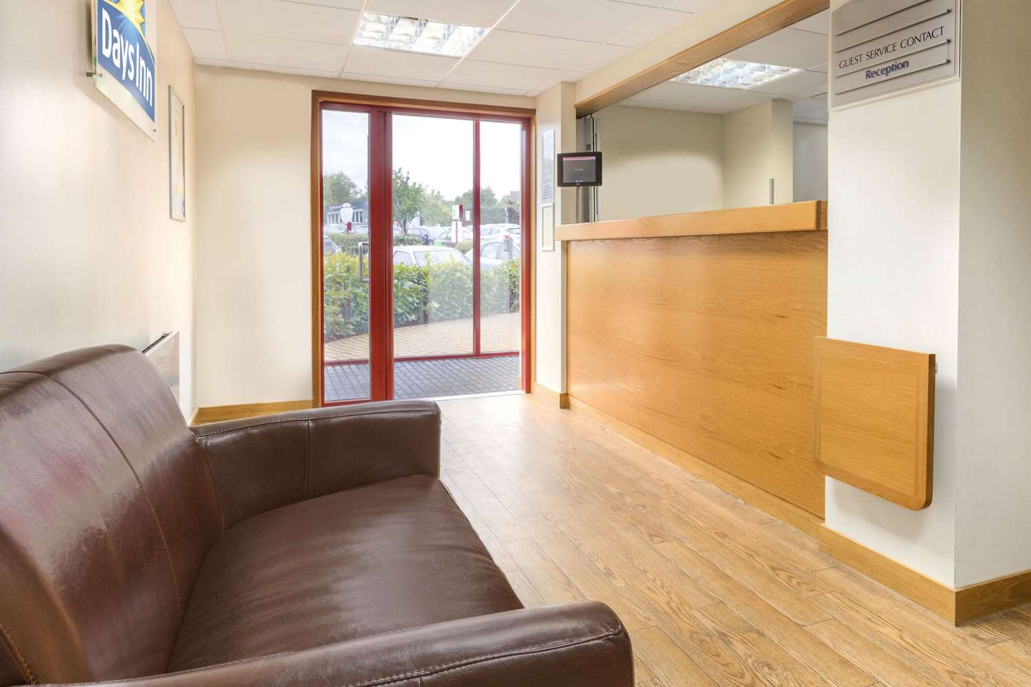 Days Inn by Wyndham Magor 1/12