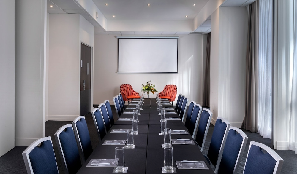 Rydges Auckland 73/82