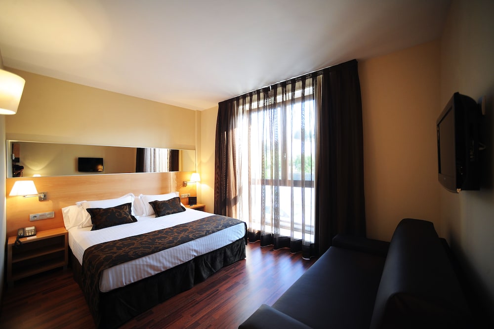 Hotel Desitges 14/76
