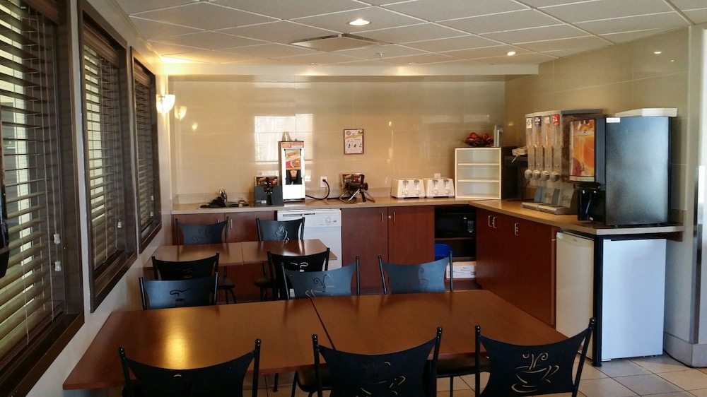 restaurant cafeteria