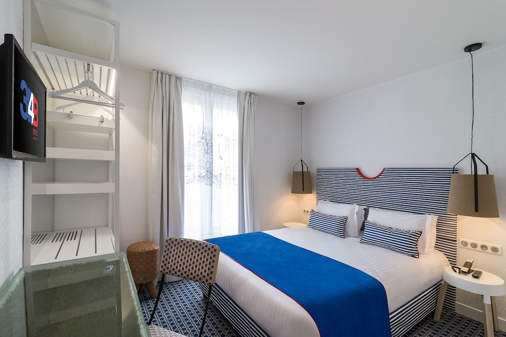 Hotel 34B Astotel (ex-Bergere Opera) 23/74