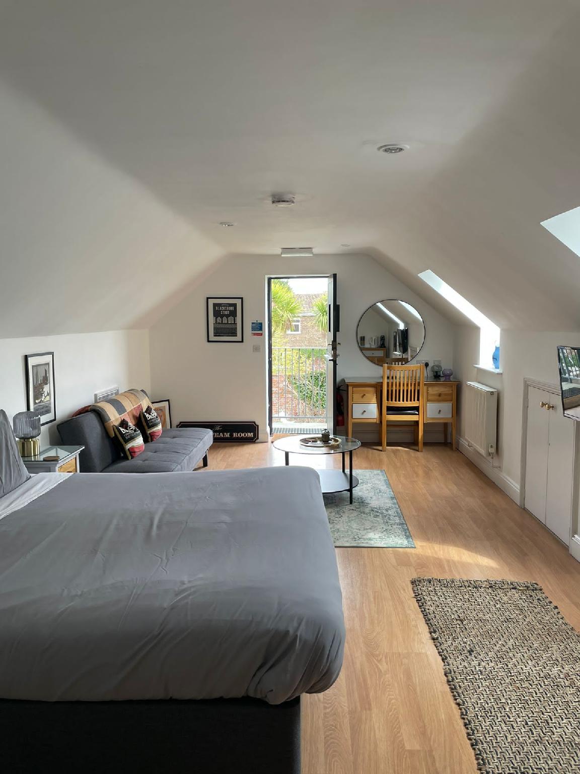 Room, Double Bed, Back Side