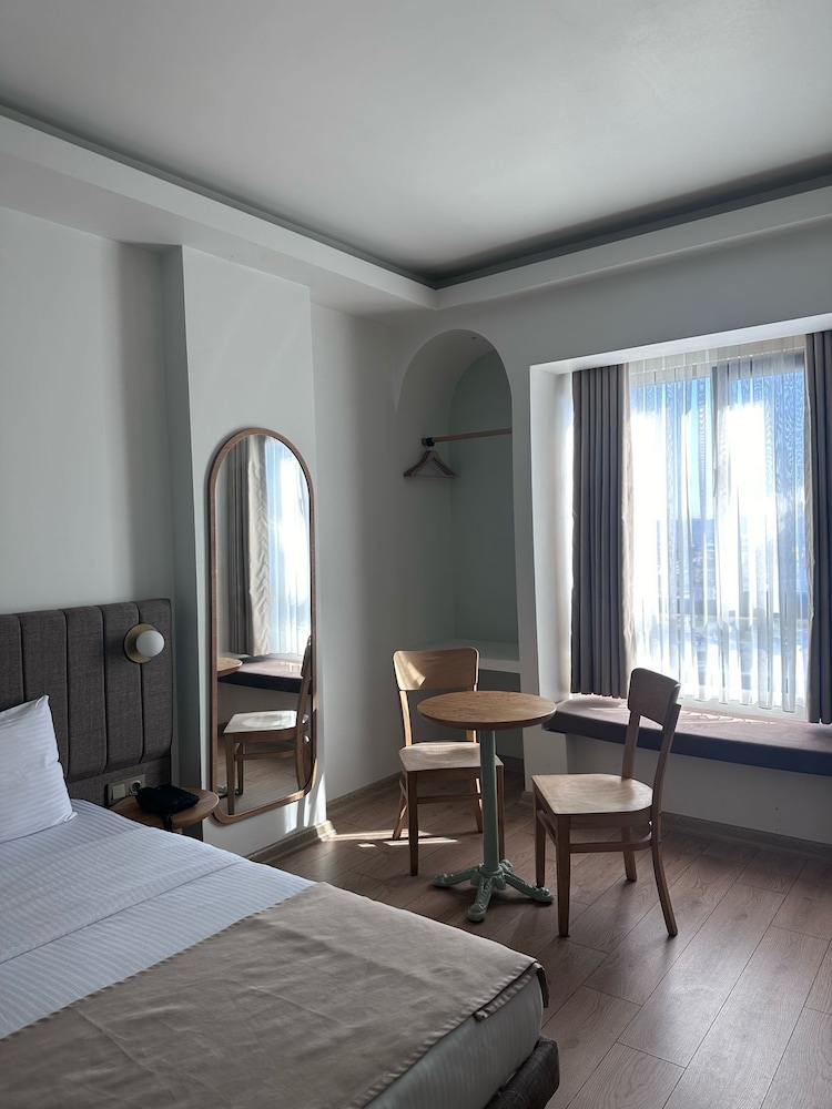 غرفة ديلوكس بسريرين منفصلين، Meshk Airport Hotel 9/10