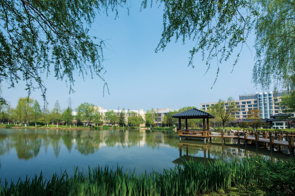 Jinling Riverside Hotel 35/39