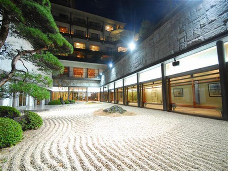 Hotel Saginoyu 32/39