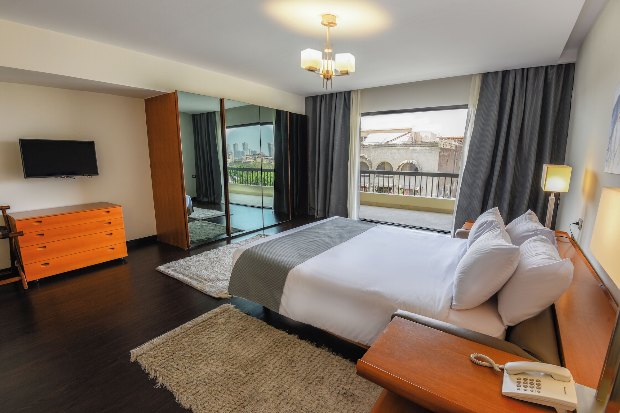 3 BEDROOMS, DELUXE, APARTMENT