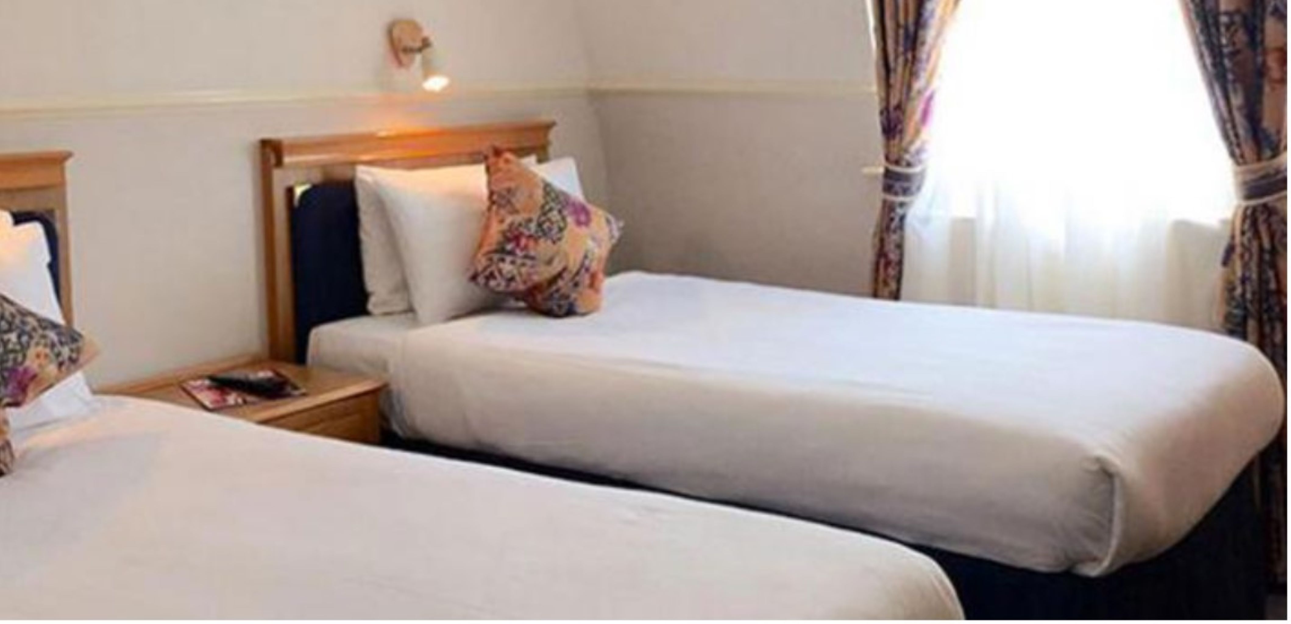 Room, Quadruple