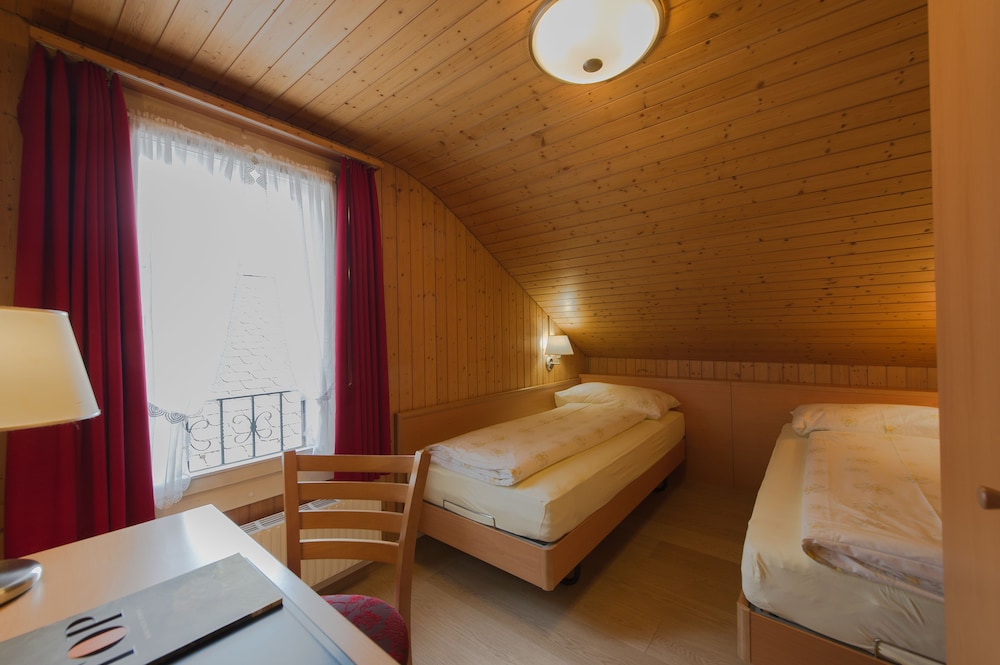Rossli Hotel 26/64