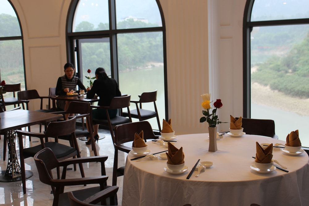 Phoenix Hotel Ha Giang 60/73