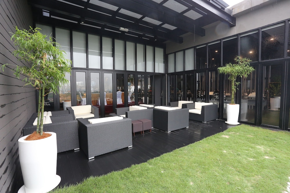 e.City Hotel at OneCity 28/43