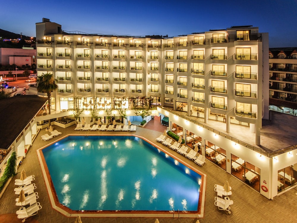 Lalila Blue Suites photo3