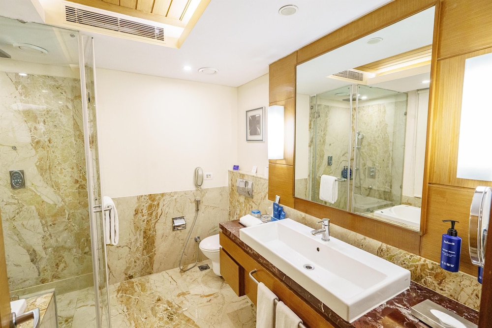 جناح بسرير كينج بغرفة نوم واحدة، Radisson Blu Hotel Indore 6/10
