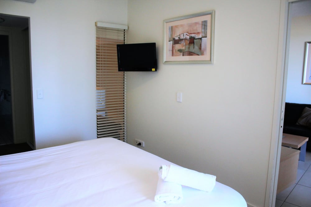 Blue C Coolangatta 27/77