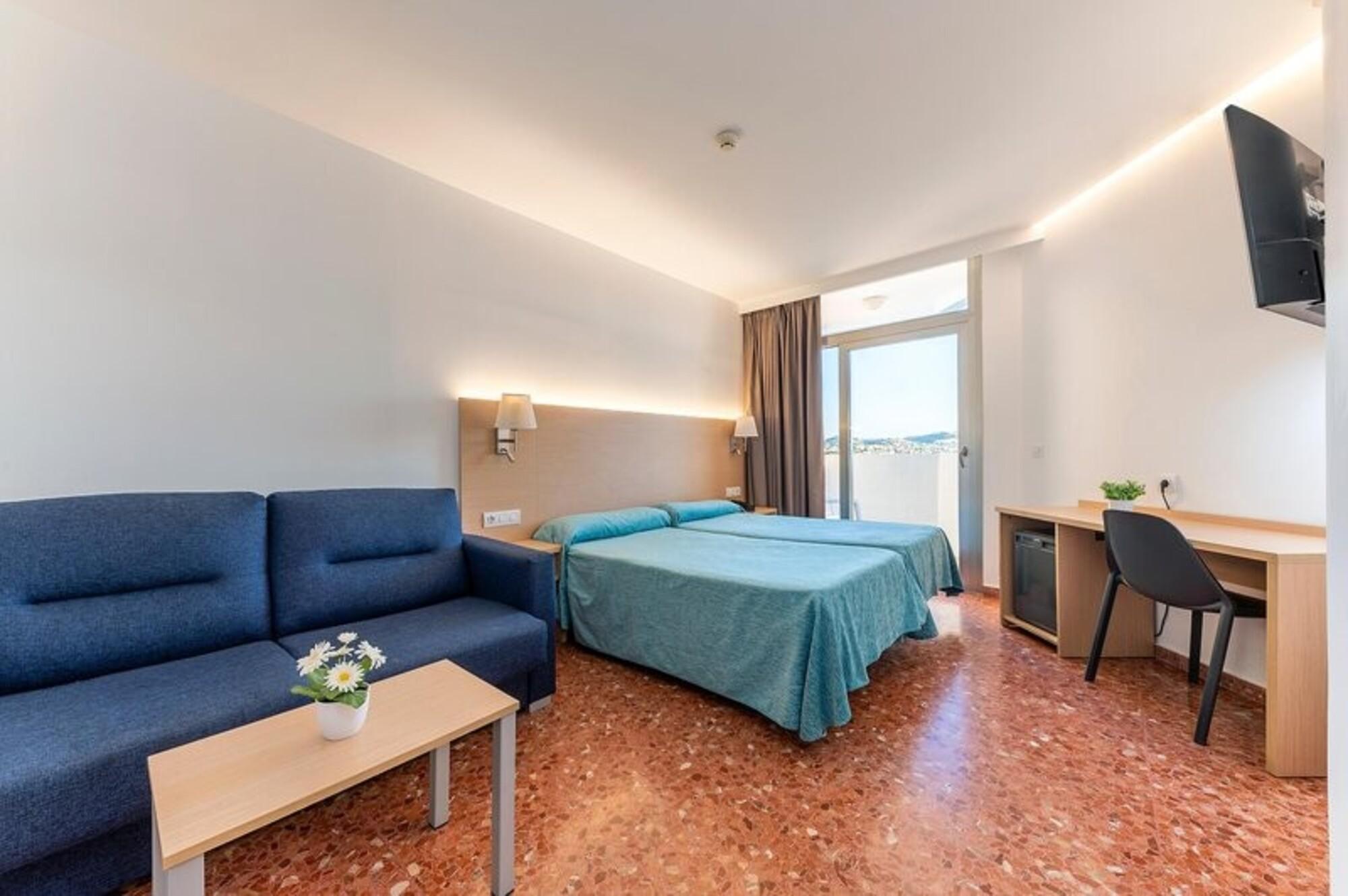 Standard, Double Bed, Balcony or Terrace