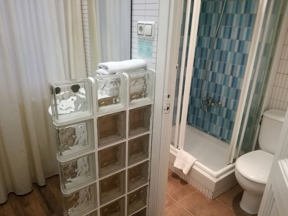 Hostal Lesseps 60/60
