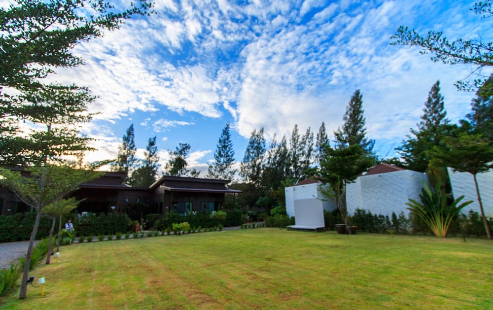 Pranburi Cabana Resort 64/72