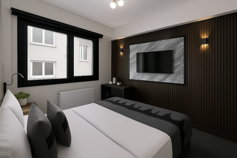 Black Suite 31/83