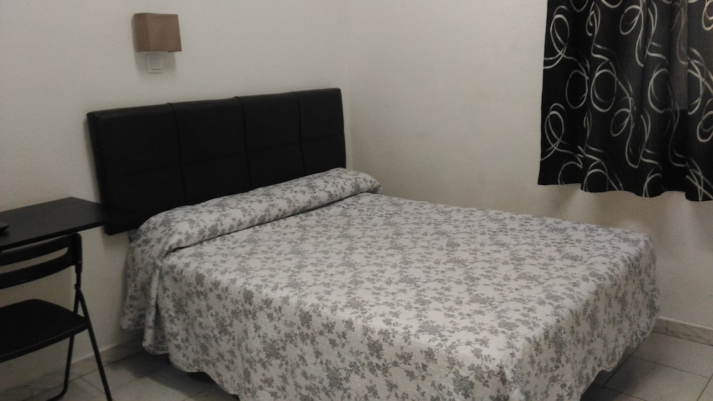 JQC Rooms 8/33