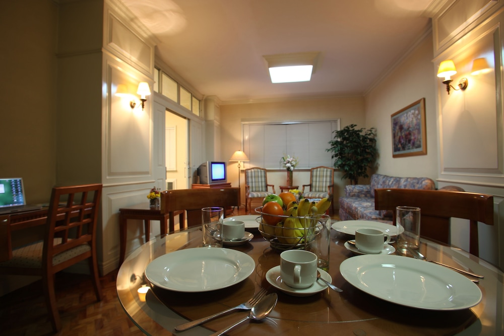 Sunny Bay Suites 27/33