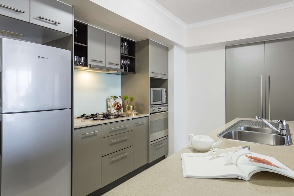 Oaks Brisbane River City Suites 23/72