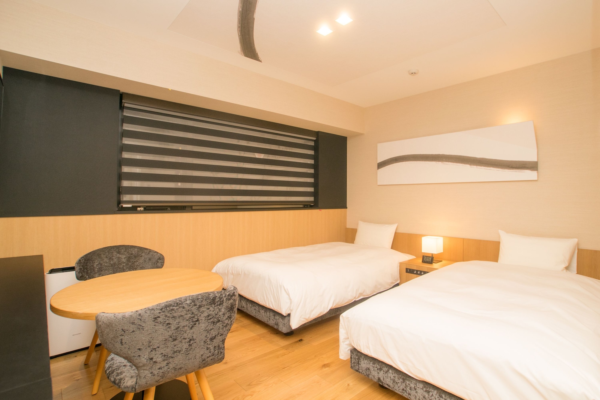 ROOM, TWIN BEDS