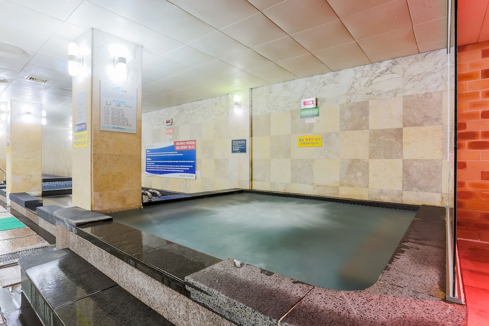 La Mer Hotel 29/50