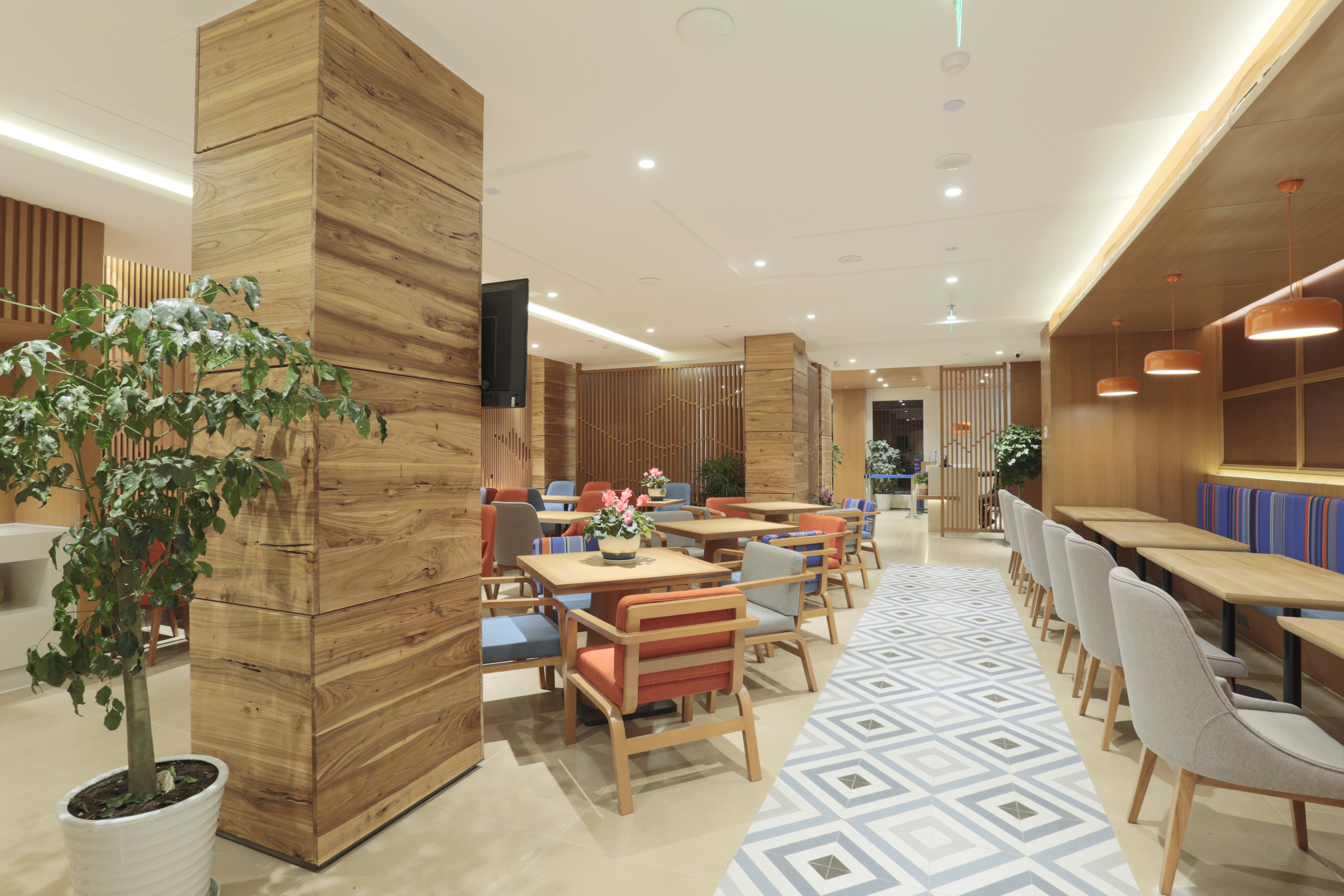 Holiday Inn Express Jiuzhaigou 11/15