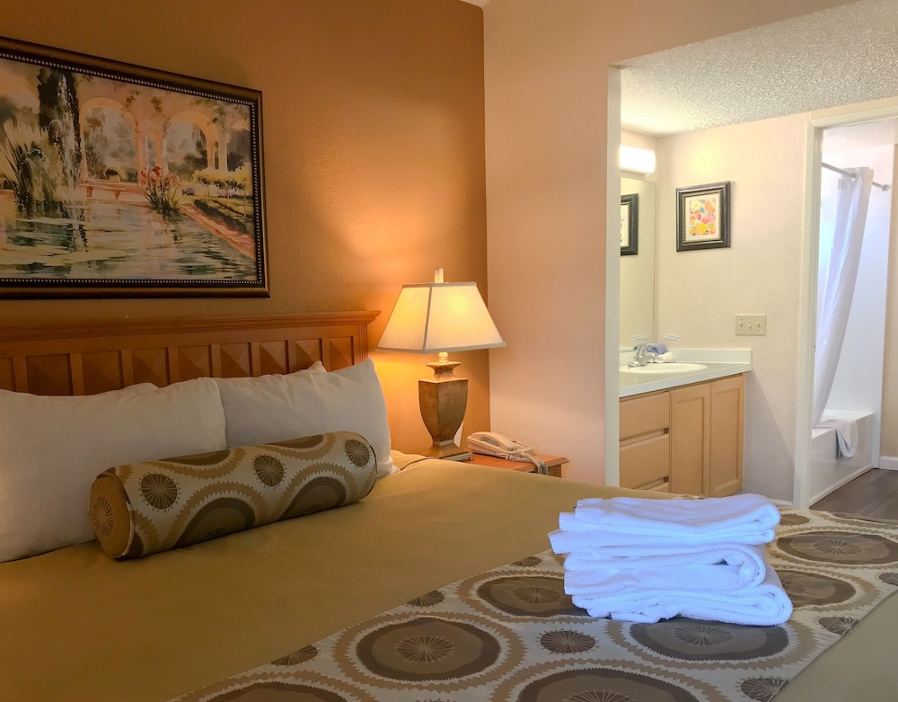 The Oasis Resort 36/76