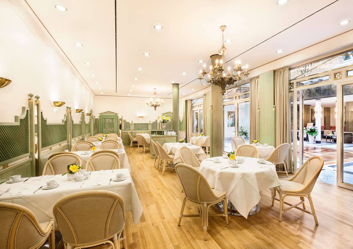 Best Western Premier Grand Hotel Russischer Hof 58/67