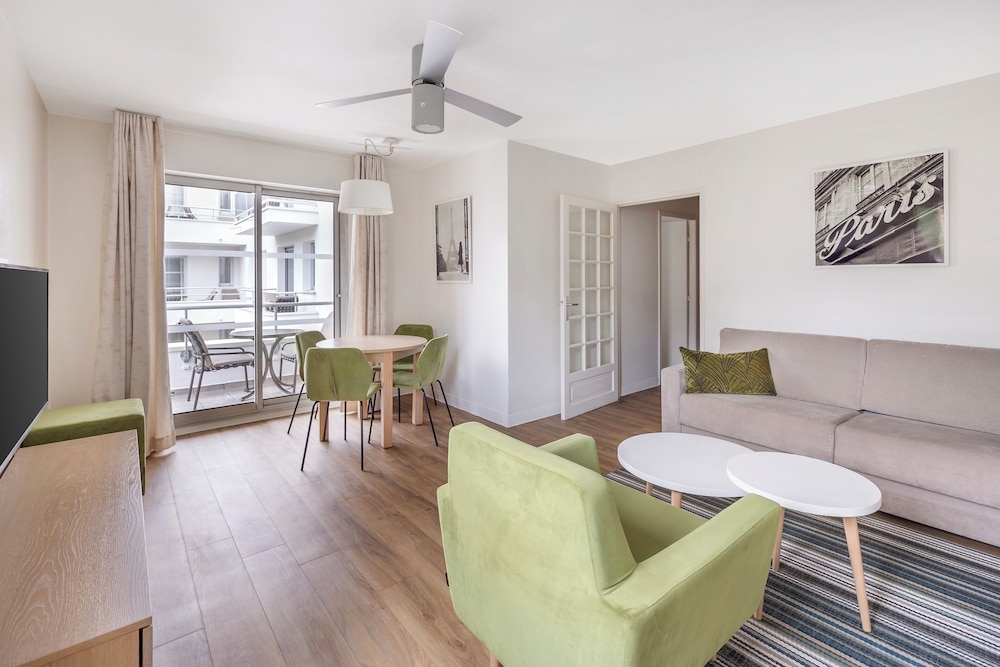 Royal Regency Paris Vincennes 23/50